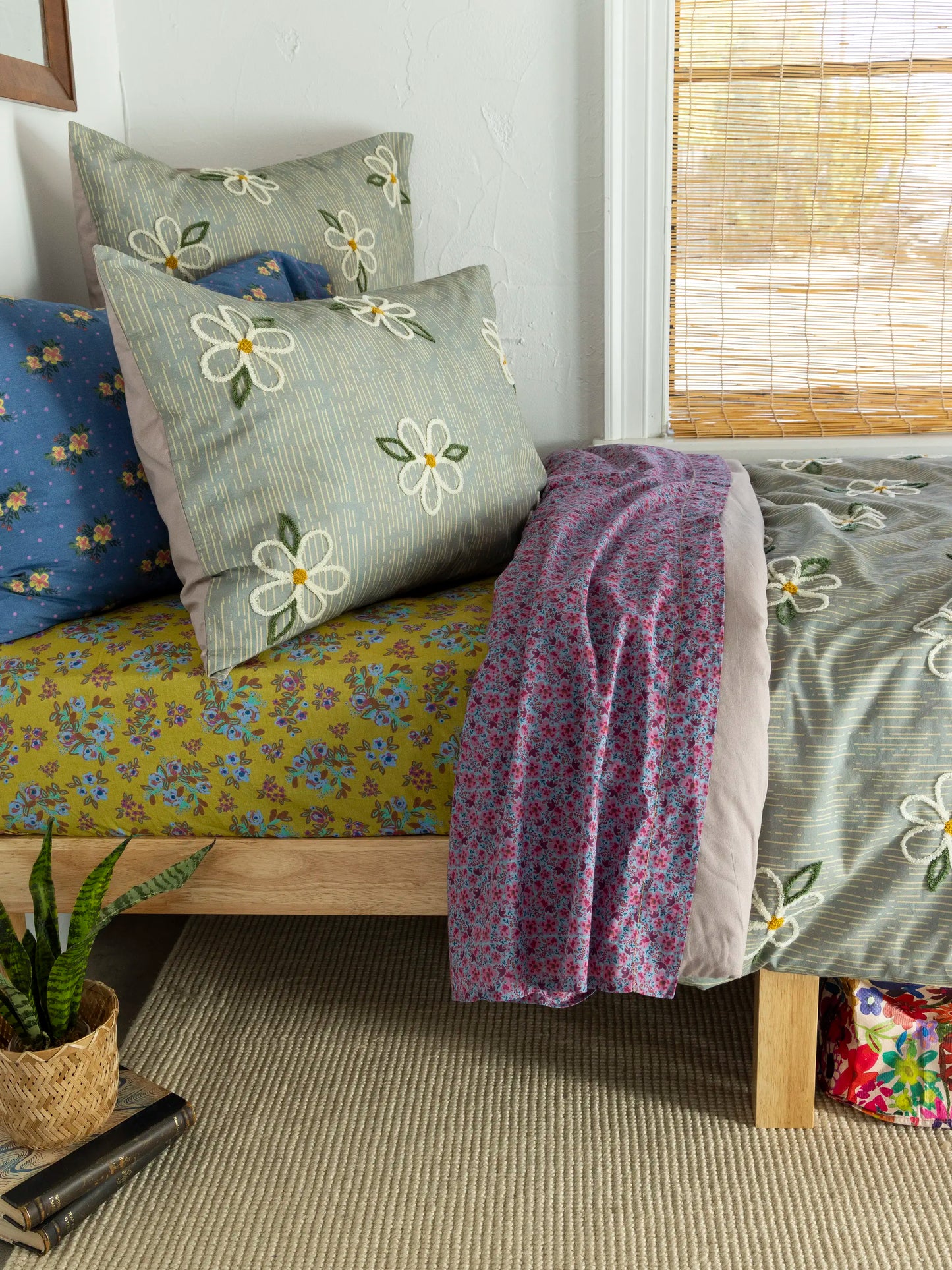 Mix & Match Cotton Fitted Sheet - Chartreuse Bouquet Blooms